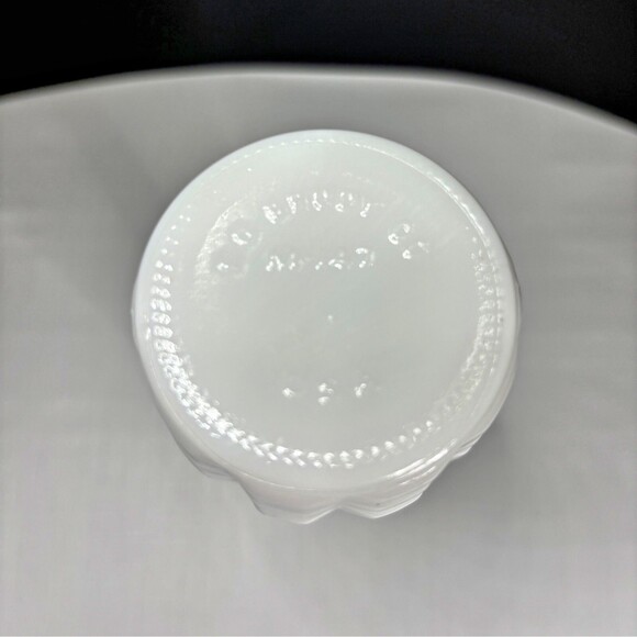 Vintage White Brody Bud Vase Corn Cob Milk Glass Waffle Cottage Core Shabby - Picture 3 of 4